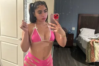 Sexy latina - 23 - Image 1