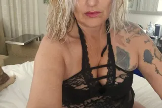 GILF hot n ready 4 u to see me... - Image 3