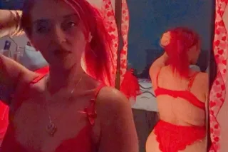 HI CUM PLAY WITH HONEY HOT AND... - Image 3