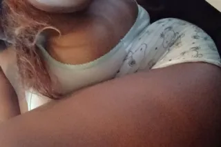 big titties and juicy lips 🥰 i... - Image 1