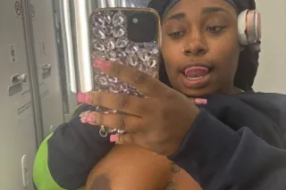 active phone number text me:+1... - Image 1