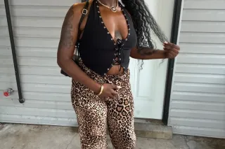 NEW PUSSY IN Town - 26 - Image 1