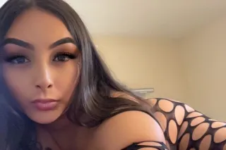 ✨ Big juciy booty Latina 🍒OUTC... - Image 3