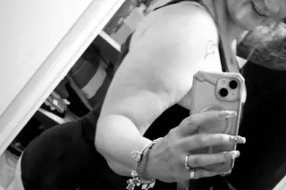 YOUR FAVORITE MILF - Image 5