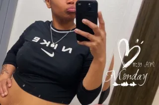 Available Come See 🩷👑 - Image 6