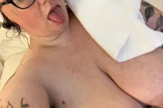 nerdy Milf visiting - Image 1