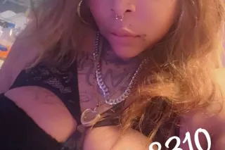 Carmen and Dymond Burlington t... - Image 4