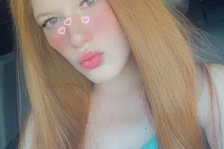 Luxury Natural Pregnant Redhea... - Image 3