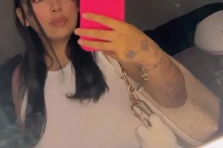 Sexy thick latina waiting to p... - Image 1