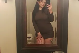 2 Girls 1 Night Only In Town Tonight 📍😍 - Image 9