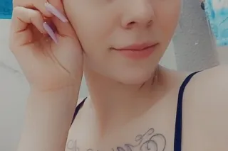 hello looking for older men no... - Image 2