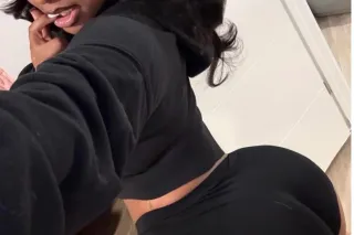 The Pretty Plug! ❄🌨🎿 Wanna Par... - Image 3