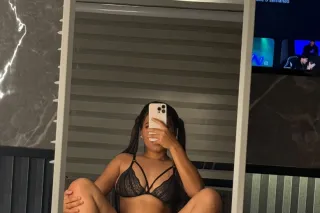 GIRL AVAILABLE NOW IN YOUR ARE... - Image 2