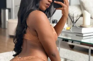 Latina girl, I'm available - 2... - Image 2