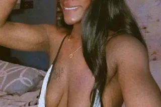 Naughty & Submissive Vibe😈😈😍😍💖... - Image 2