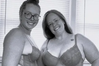 Mommy & daughter due any guy interested - Image 1