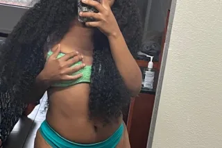 BEST PUSSY AVAILABLE NOW.💦✅ 10... - Image 1