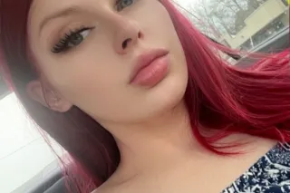 IM LOOKIN FOR A HOT AND SEXY E... - Image 3