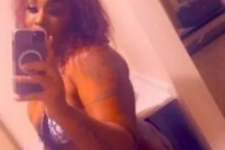 Everybody loves BECKY - 26 - Image 1