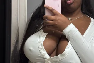 Cum Feel How Wet It Is 😈 - Image 3