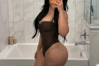 TIGHT PUSSY 200$ OUTCALL SPECI... - Image 2