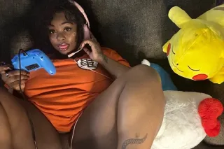 Chocolate Curves & Seductive V... - Image 4