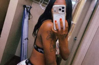 Hey im Foxxy !!! incalls or ou... - Image 1