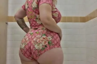 warm body massages with exotic... - Image 3