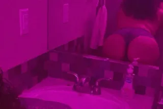 Hot Mixed, Curly head Italian Babe🤭🎀 - Image 6