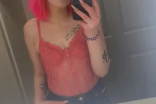 Upscale Milwaukee Beauty | No ... - Image 2