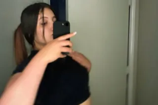 im back come see me daddyy💦💦🥰🥰... - Image 1