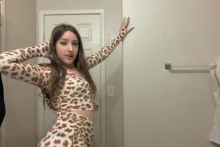 💦Wet and tight pu$sy💦💯😜 Cum eat me out🥰😝 - Image 6