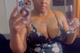 RuN a TraiN oN Me daDdY 🍓 AnY DaY AnY TiMe 🍓 wiTh LOve CanDicE🍓 SweeT KiSSes🍓 oR maYbe juSt mE, YuU, anD a GlaSs oF WiNe🍓juSt to rELaX aN UnWinD✨ - Image 8