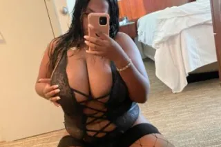 YUMMY💦BUSTY👅SEXY😍 AVAILABLE 24/7😘 - Image 1