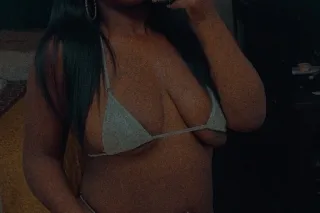 WET, CREAMY, and BUSTY. lookin... - Image 3