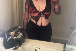 Come unwrap me! 🎄 SPECIALS 🎁💝 INCALL Available TODAY. Outcall and Car 💖 Beautiful 🦋 Sweet 🍓Goddess 👑💕 Let Me Give You A Taste Of Heaven 😇🪽☁ - Image 9