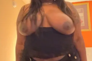 🍀🍀NEW PICS ! 🤳new pics! back i... - Image 2