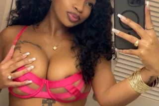 NEW GIRL IN TOWN😘 💦💋𝑺𝒆𝒅𝒖𝒄𝒕𝒊𝒗𝒆 ... - Image 1