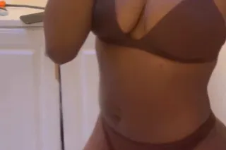 wet ready now - 21 - Image 1