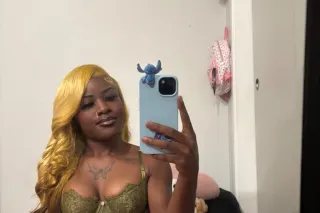 tiny petite cam babe 🤎 outcall... - Image 2