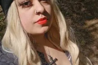 biracial plus sized beauty - Image 1