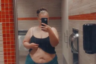 Content and vid chats all for a great price come find out - Image 5