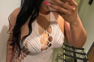 young sexy latina - 20 - Image 2