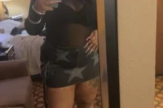 Big Booty Juicy Red 😝 Slippery... - Image 3