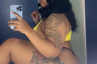 Your Favorite Distraction 👀 - ... - Image 1