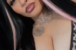 SEXY THICK MAMI HERE TO PLEASE... - Image 1