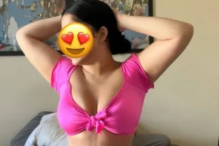 Sexy latina girl ready to plea... - Image 3