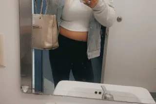 hot blonde tatted up bombshell - Image 9