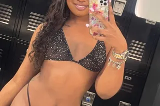 NEW IN TOWN ✈ FOREIGN BARBIE 🫦... - Image 4