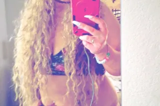 only in town for a few hours #Aquafina #Baddie Maddie - Image 8